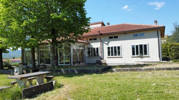 casa indipendente in vendita a Nocera Umbra in zona Colle