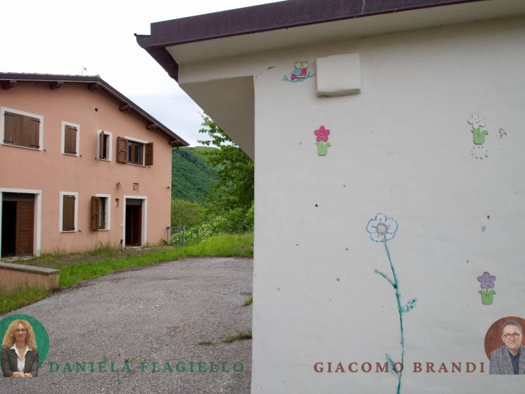 casa indipendente in vendita a Nocera Umbra