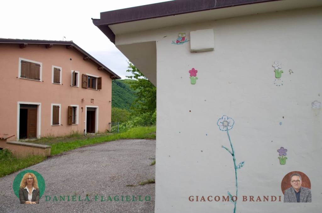 casa indipendente in vendita a Nocera Umbra
