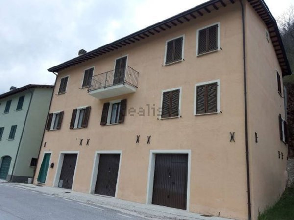 appartamento in vendita a Nocera Umbra in zona Bagni
