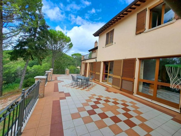 casa indipendente in vendita a Nocera Umbra