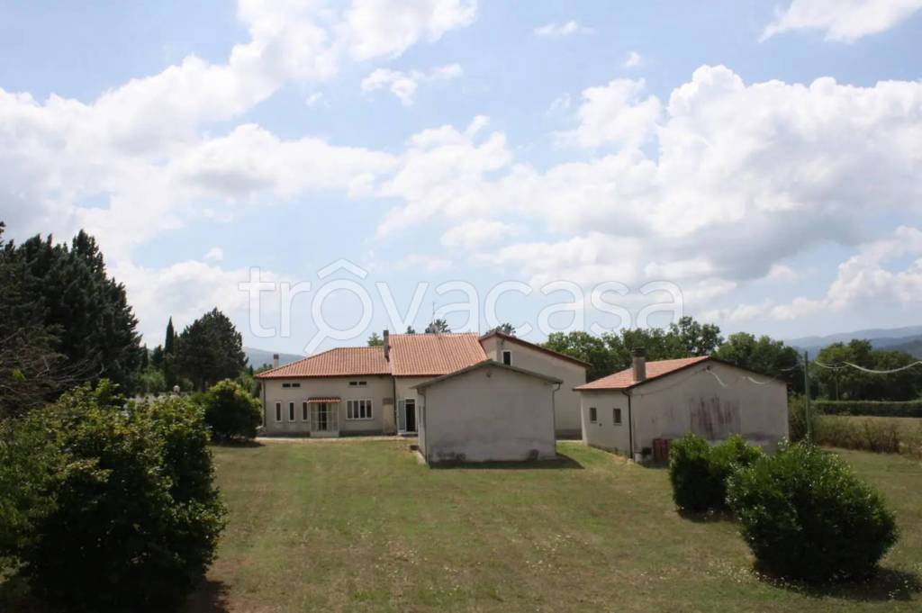 casa indipendente in vendita a Nocera Umbra in zona Colle