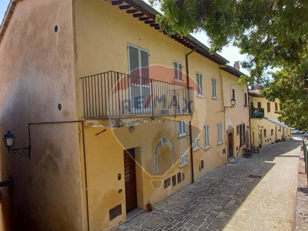 appartamento in vendita a Nocera Umbra in zona Bagni
