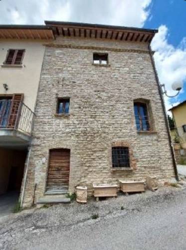 appartamento in vendita a Nocera Umbra in zona Colle
