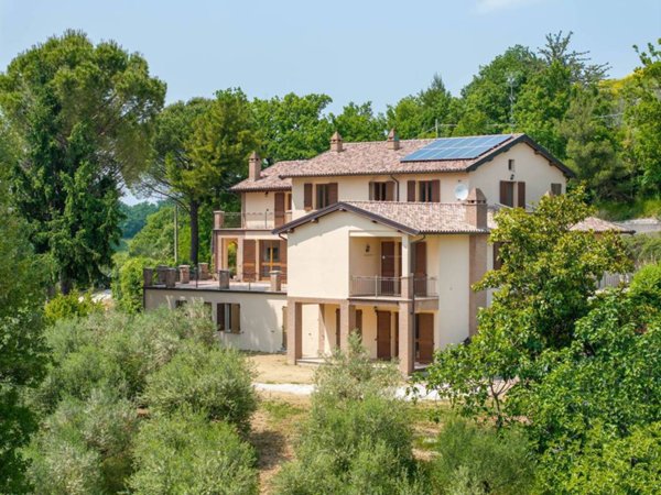 casa indipendente in vendita a Nocera Umbra