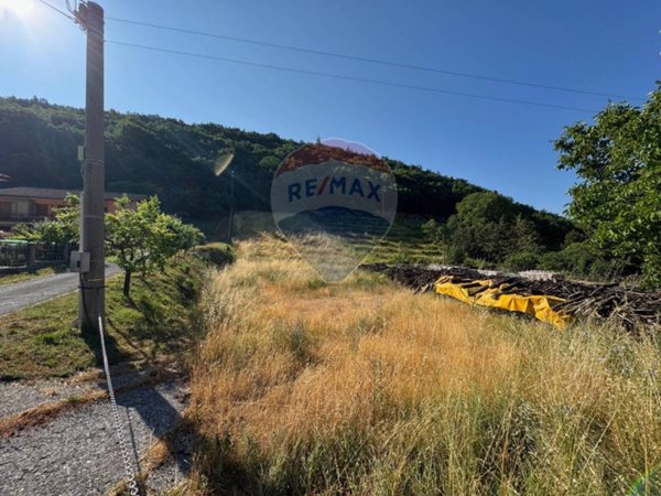casa indipendente in vendita a Nocera Umbra in zona Bagnara