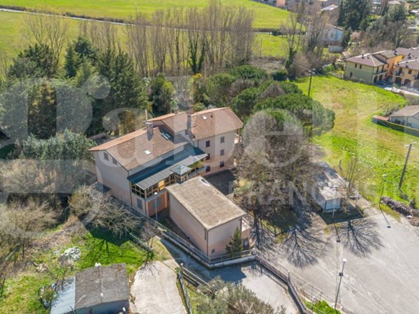 casa indipendente in vendita a Nocera Umbra in zona Gaifana