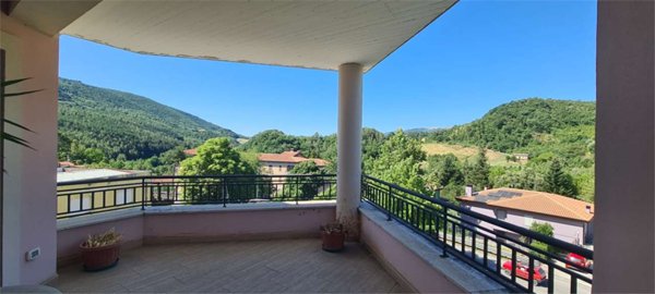 appartamento in vendita a Nocera Umbra in zona Bagni