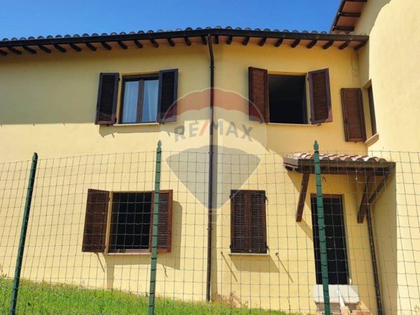 casa indipendente in vendita a Nocera Umbra in zona Bagni