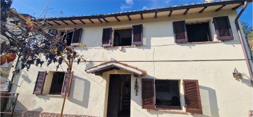 casa indipendente in vendita a Nocera Umbra in zona Sorifa