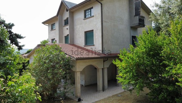 casa indipendente in vendita a Nocera Umbra in zona Gaifana