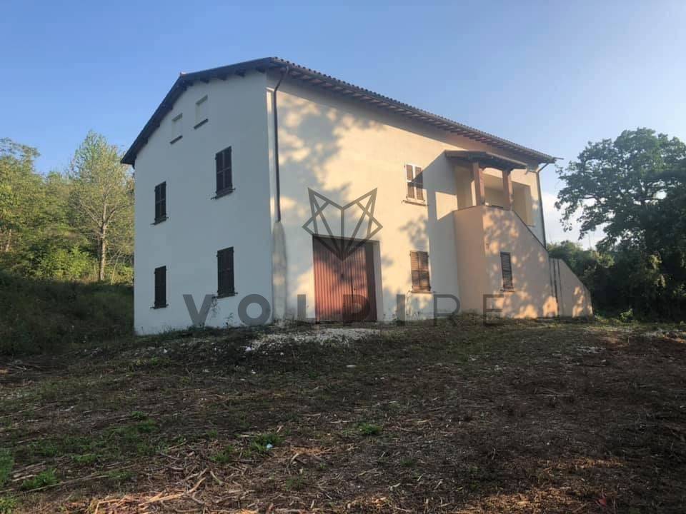 casa indipendente in vendita a Nocera Umbra