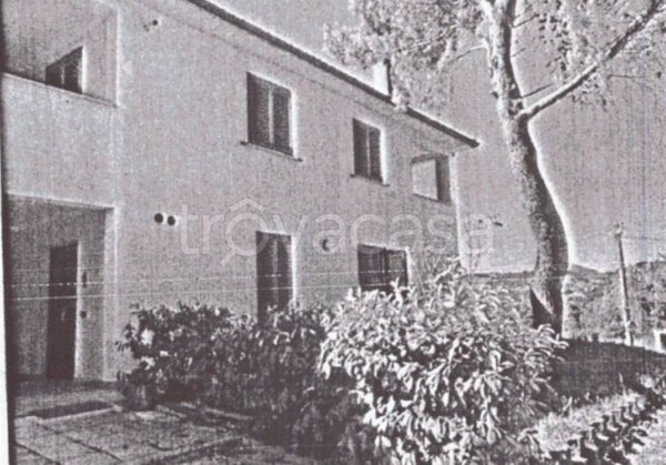 appartamento in vendita a Nocera Umbra in zona Colle