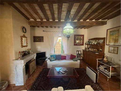 casa semindipendente in vendita a Nocera Umbra in zona Bagni