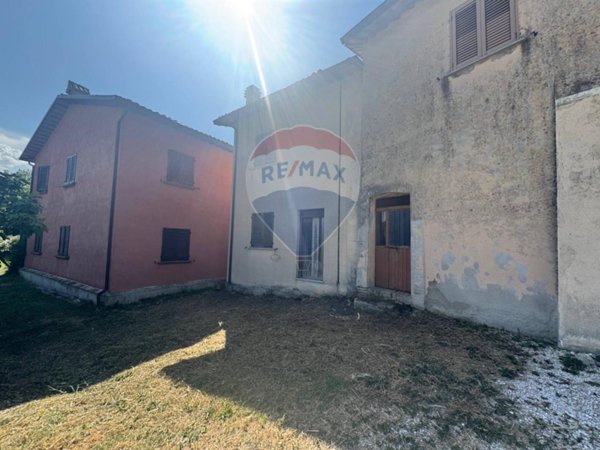 casa semindipendente in vendita a Nocera Umbra in zona Mascionchie