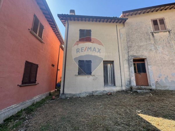 casa indipendente in vendita a Nocera Umbra in zona Nocera Scalo