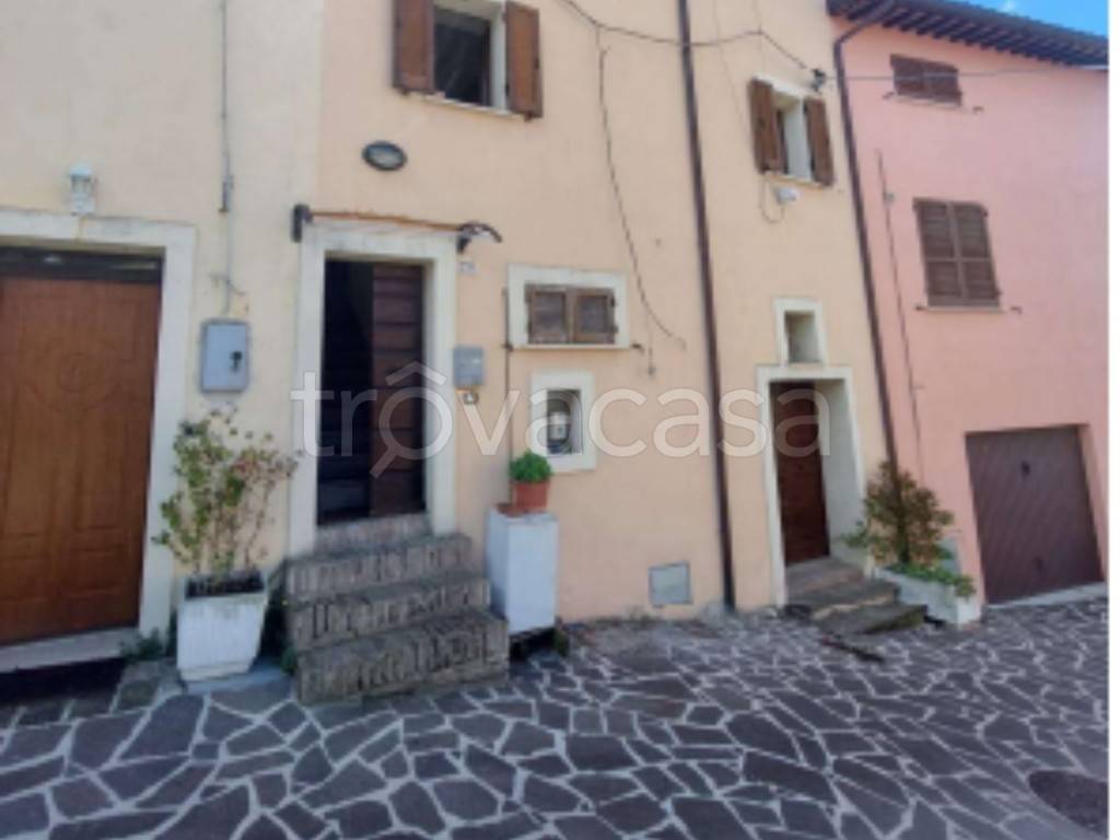 casa indipendente in vendita a Nocera Umbra in zona Colle