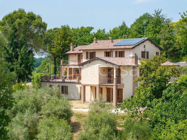 casa indipendente in vendita a Nocera Umbra in zona Bagni