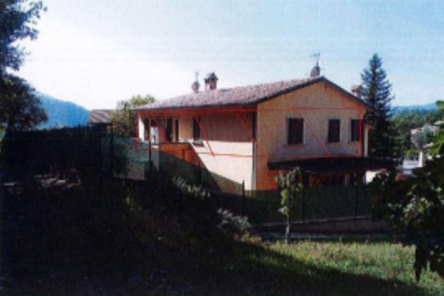 casa indipendente in vendita a Nocera Umbra in zona Bagni