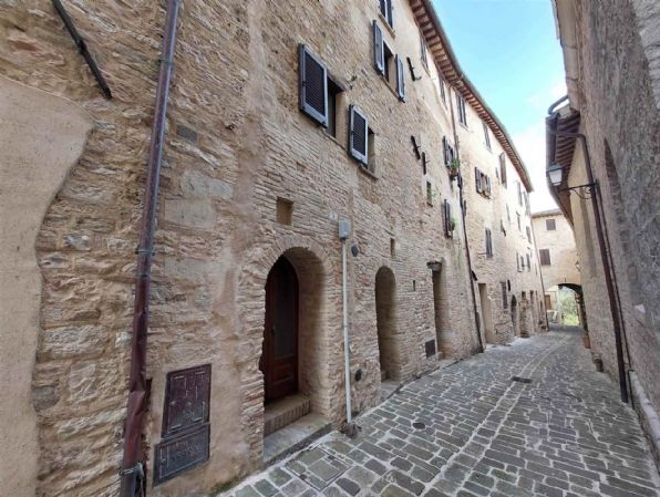 appartamento in vendita a Nocera Umbra