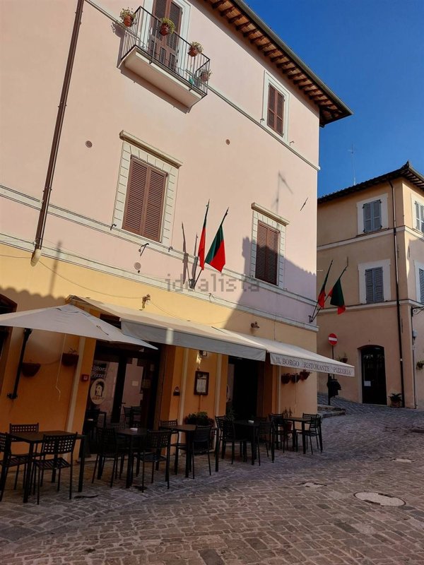 negozio in vendita a Nocera Umbra