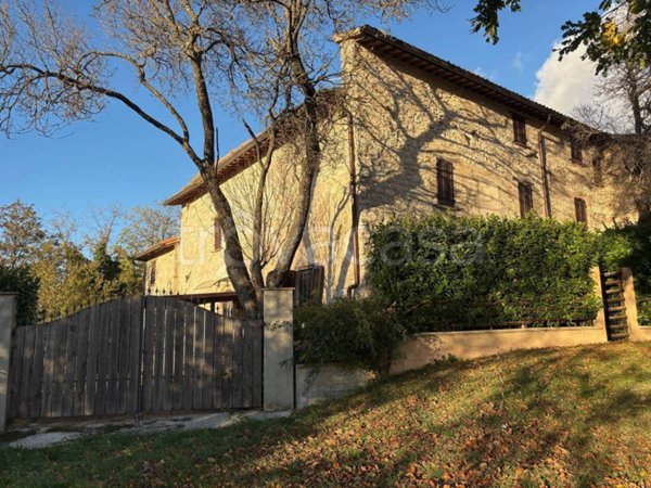 casa indipendente in vendita a Nocera Umbra
