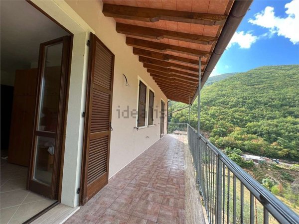 appartamento in vendita a Nocera Umbra in zona Bagni