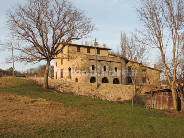 casale in vendita a Nocera Umbra in zona Africa