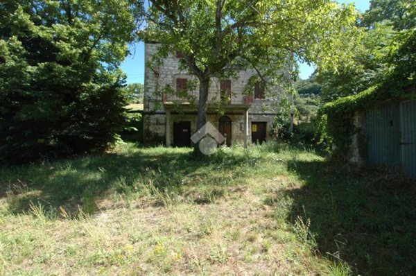 casa indipendente in vendita a Nocera Umbra