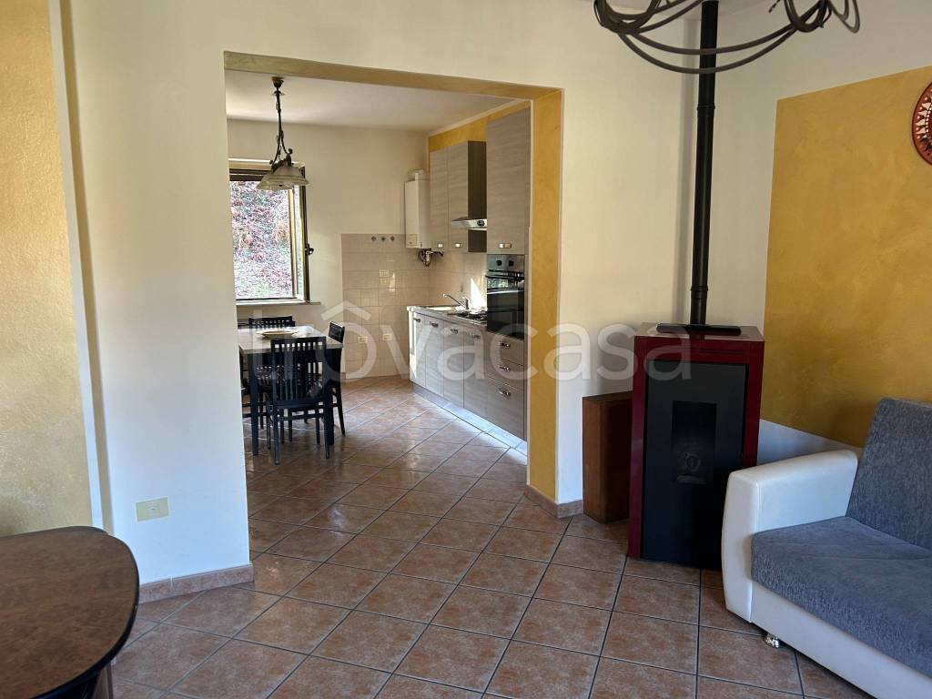 appartamento in vendita a Nocera Umbra in zona Nocera Scalo