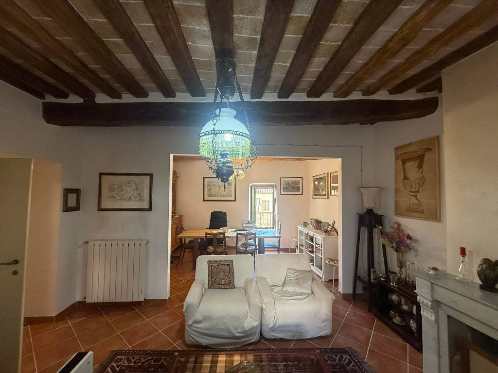 casa indipendente in vendita a Nocera Umbra in zona Bagni