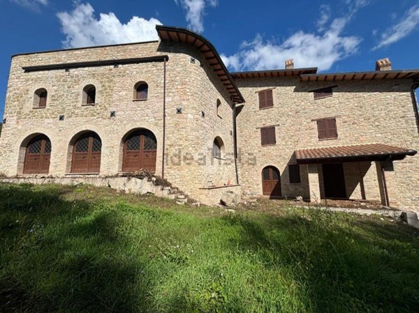 casale in vendita a Nocera Umbra