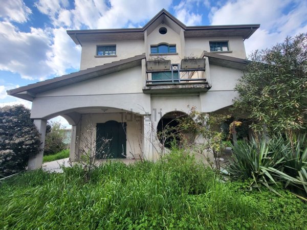 casa indipendente in vendita a Nocera Umbra in zona Gaifana