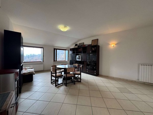 casa indipendente in vendita a Nocera Umbra in zona Bagni