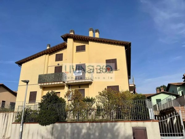 appartamento in vendita a Nocera Umbra in zona Molina
