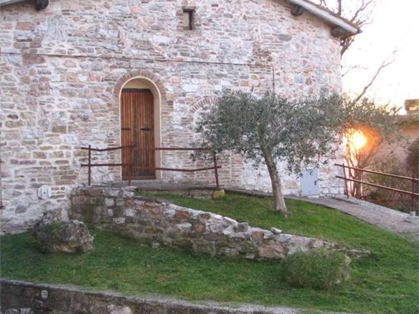 negozio in vendita a Nocera Umbra