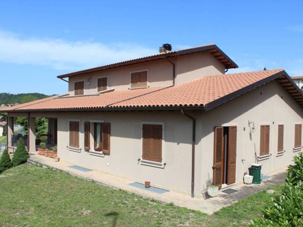 casa indipendente in vendita a Nocera Umbra