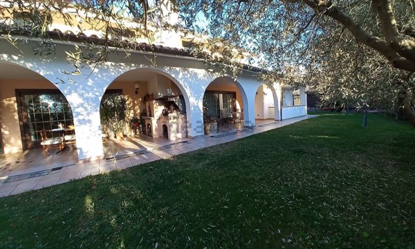 casa indipendente in vendita a Nocera Umbra