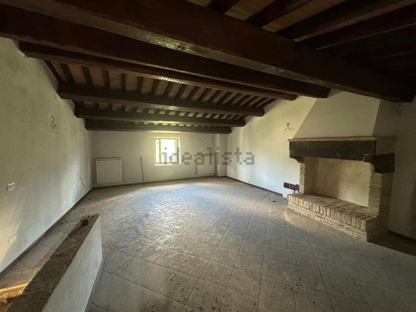 casa indipendente in vendita a Nocera Umbra