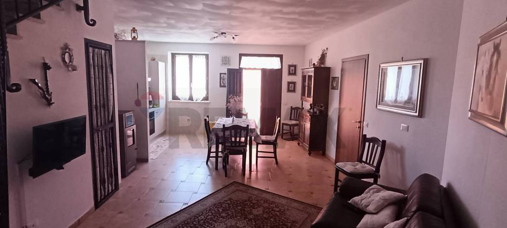 casa indipendente in vendita a Nocera Umbra in zona Mosciano