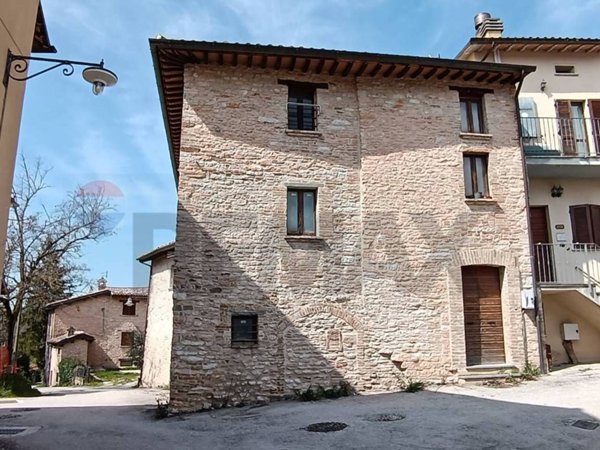 appartamento in vendita a Nocera Umbra in zona Colle