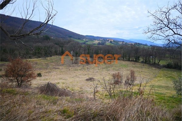 casa indipendente in vendita a Nocera Umbra in zona Colle