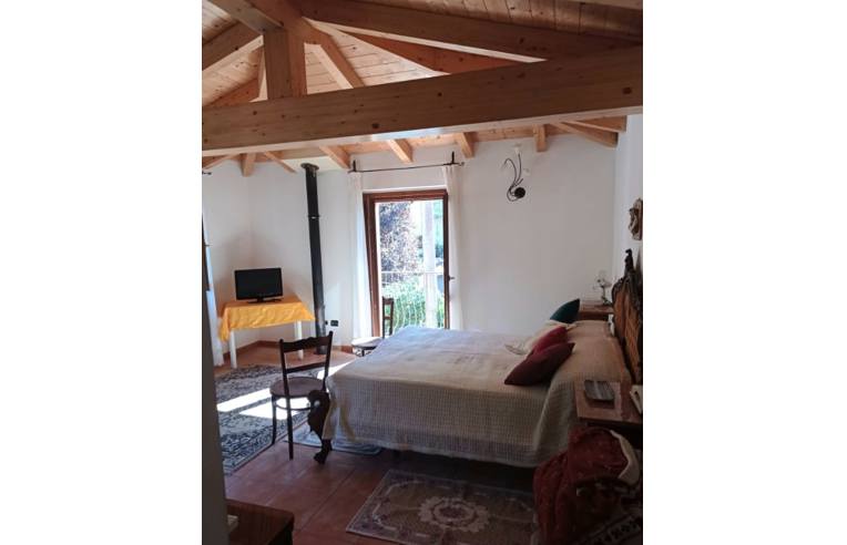 casa indipendente in vendita a Nocera Umbra in zona Bagnara