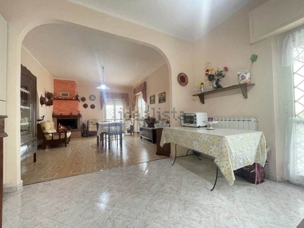 casa indipendente in vendita a Nocera Umbra