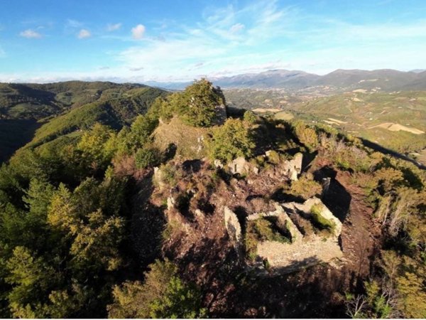 intera palazzina in vendita a Nocera Umbra