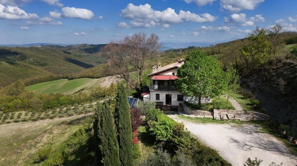 casa indipendente in vendita a Nocera Umbra in zona Boschetto