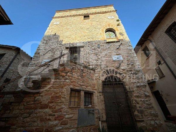 quadrivano in vendita a Nocera Umbra in zona Colle