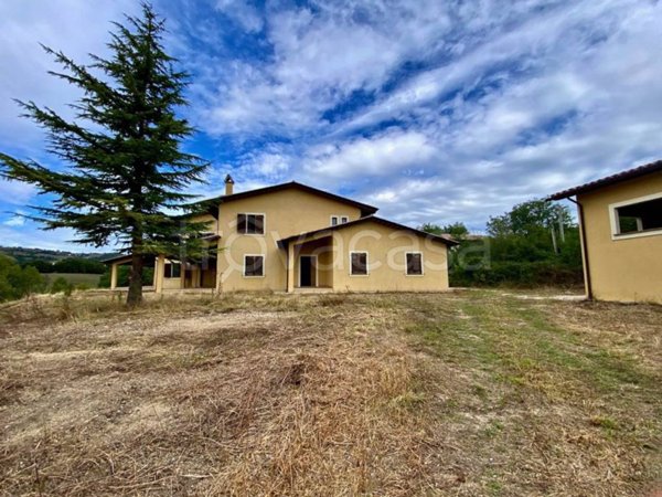 casa indipendente in vendita a Nocera Umbra in zona Gaifana