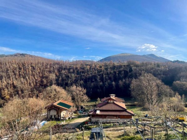 appartamento in vendita a Nocera Umbra in zona Casaluna