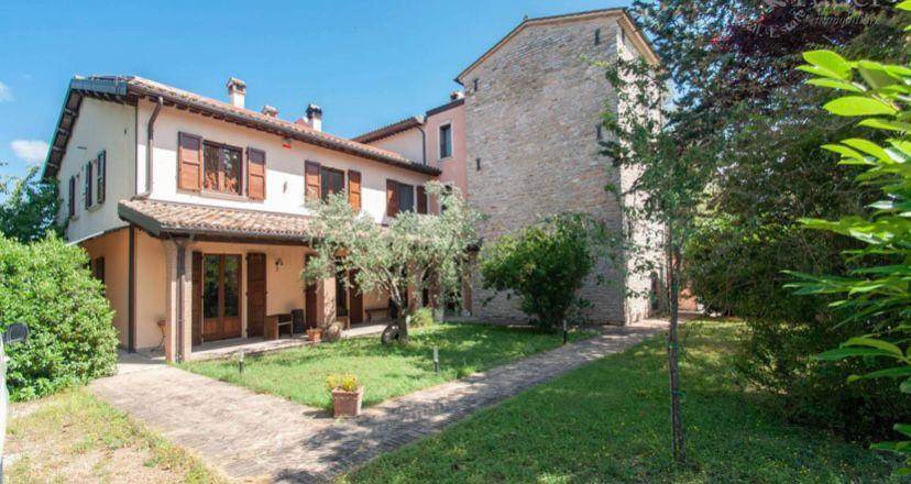 casale in vendita a Nocera Umbra